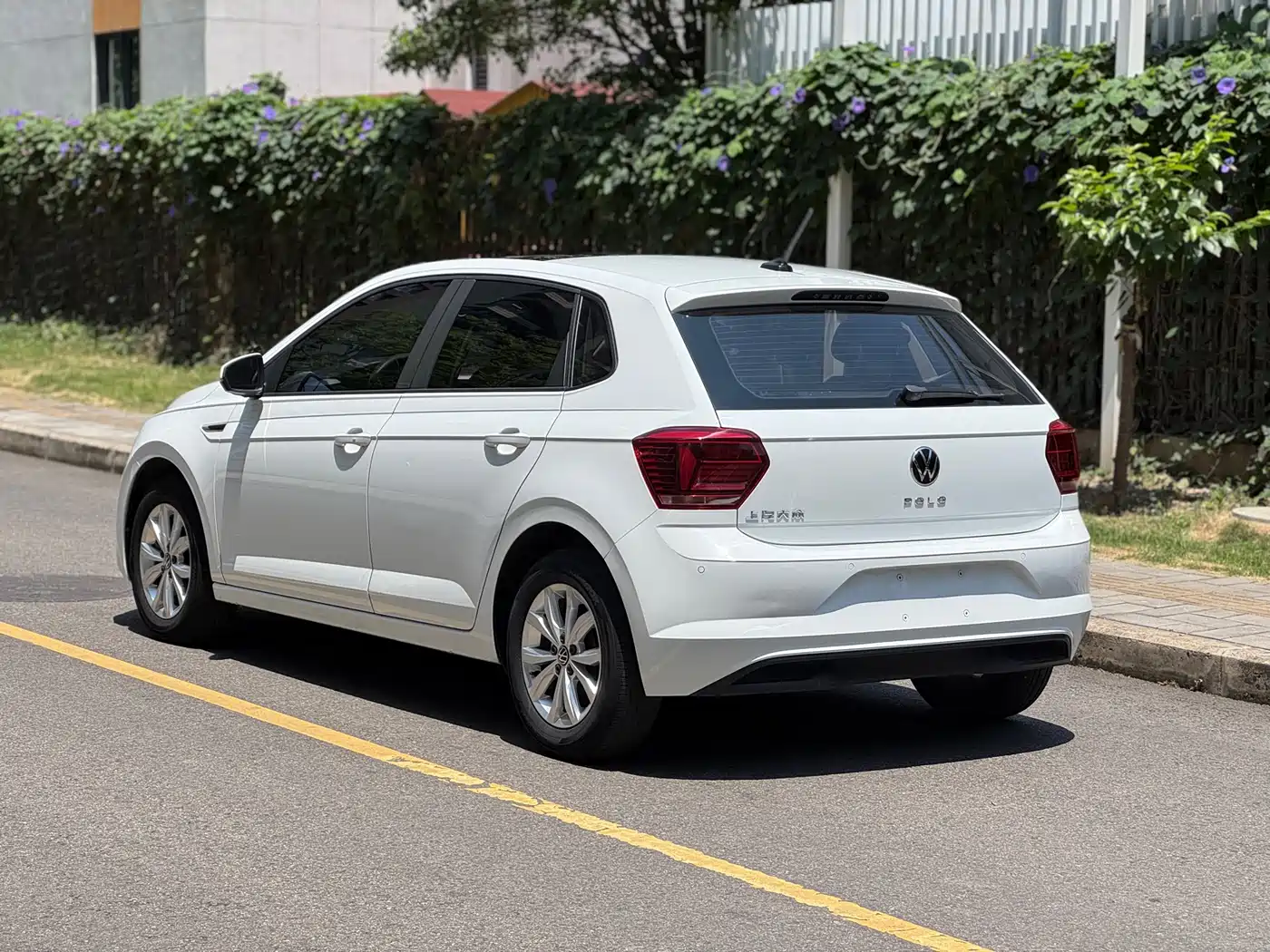 Volkswagen Polo 2023 Plus 1.5L Automatic Colorful Tech Edition фото 5
