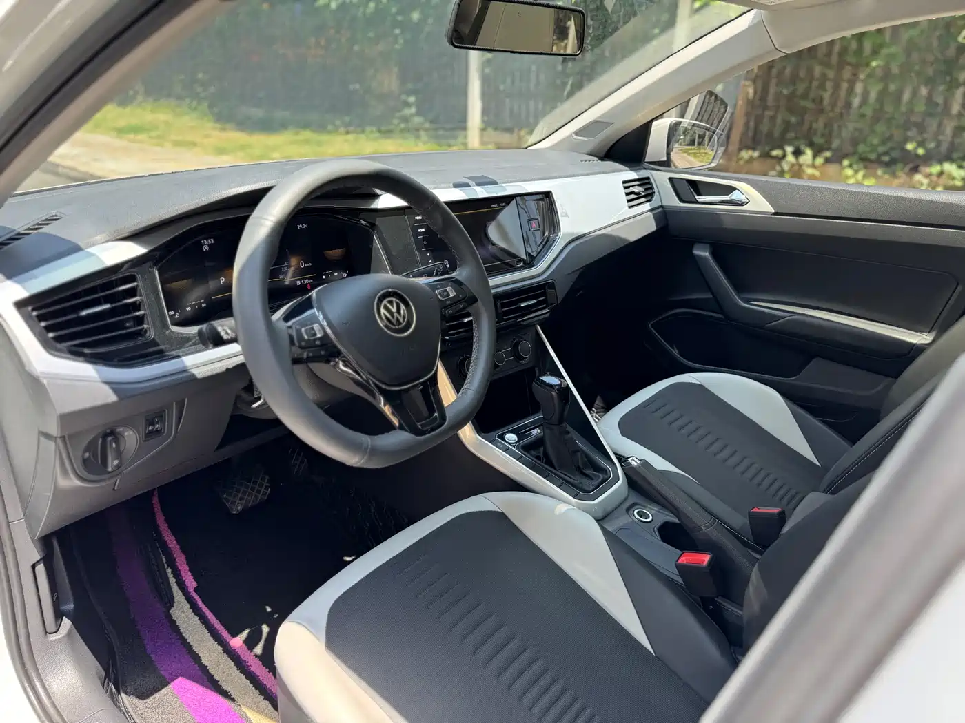 Volkswagen Polo 2023 Plus 1.5L Automatic Colorful Tech Edition фото 11