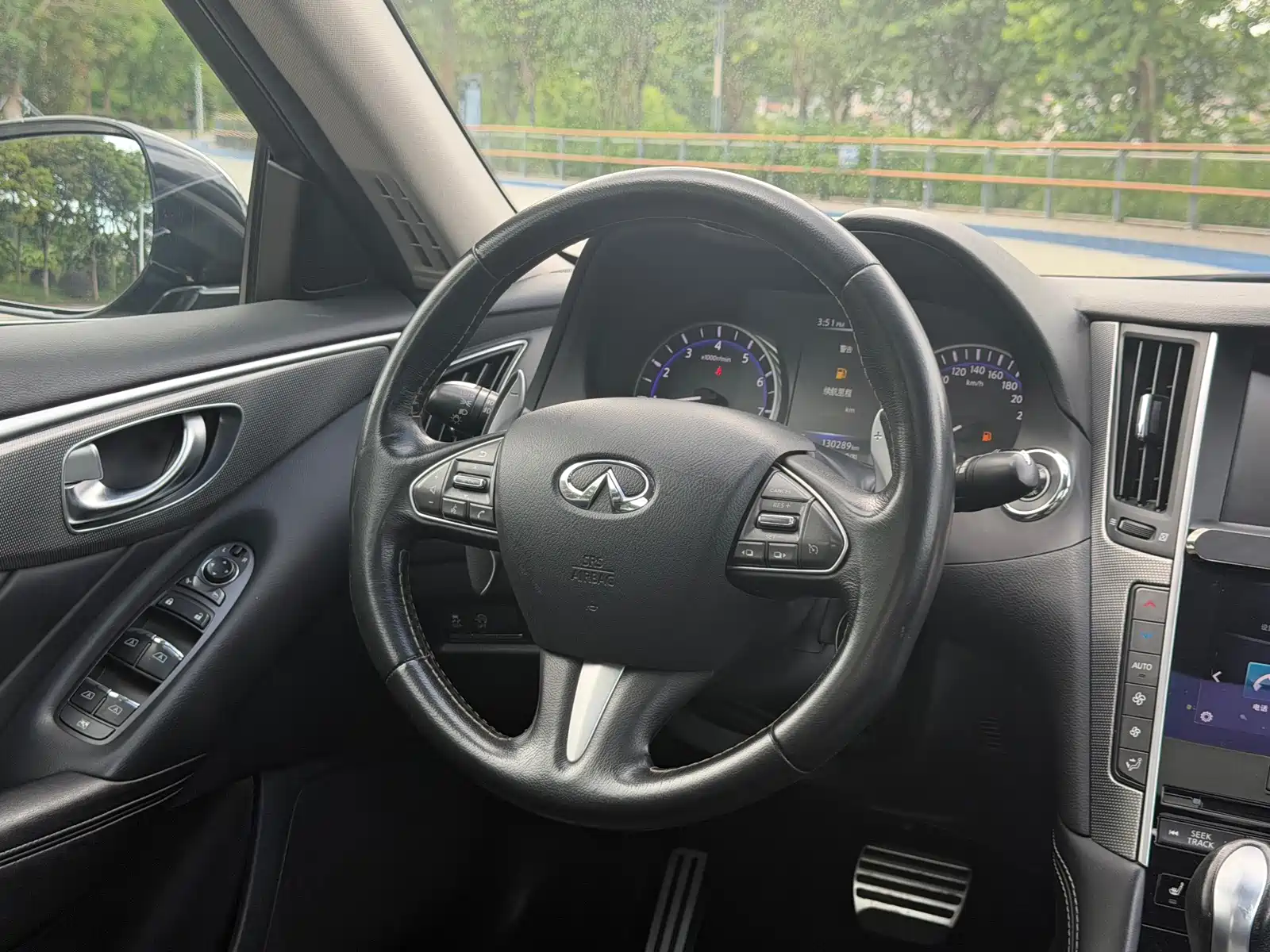 Photo 11 - Infiniti Q50L