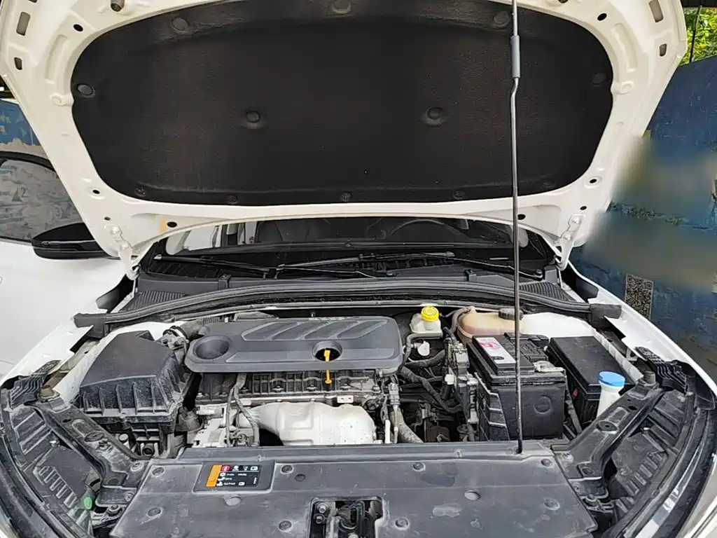 Фото 20 - Roewe i5