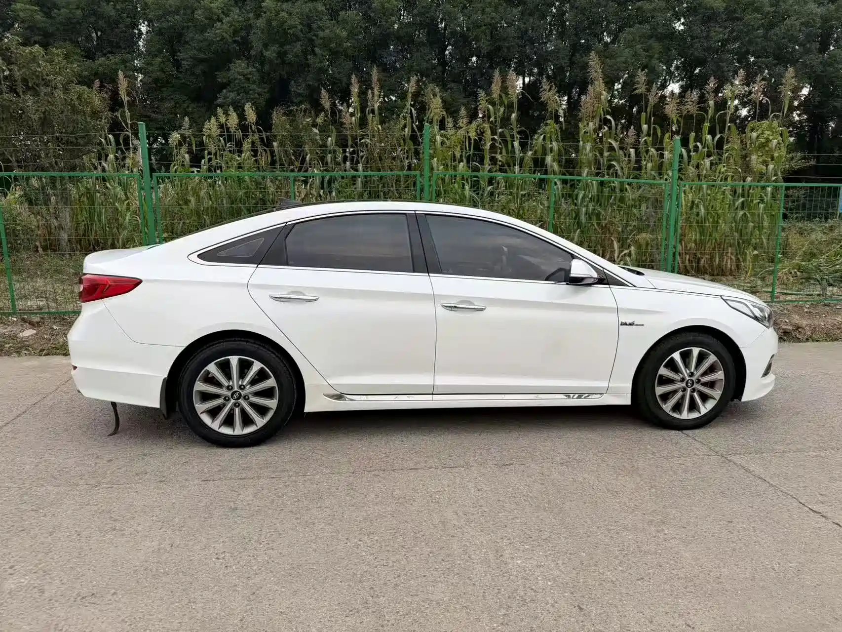 Photo 14 - Hyundai Sonata