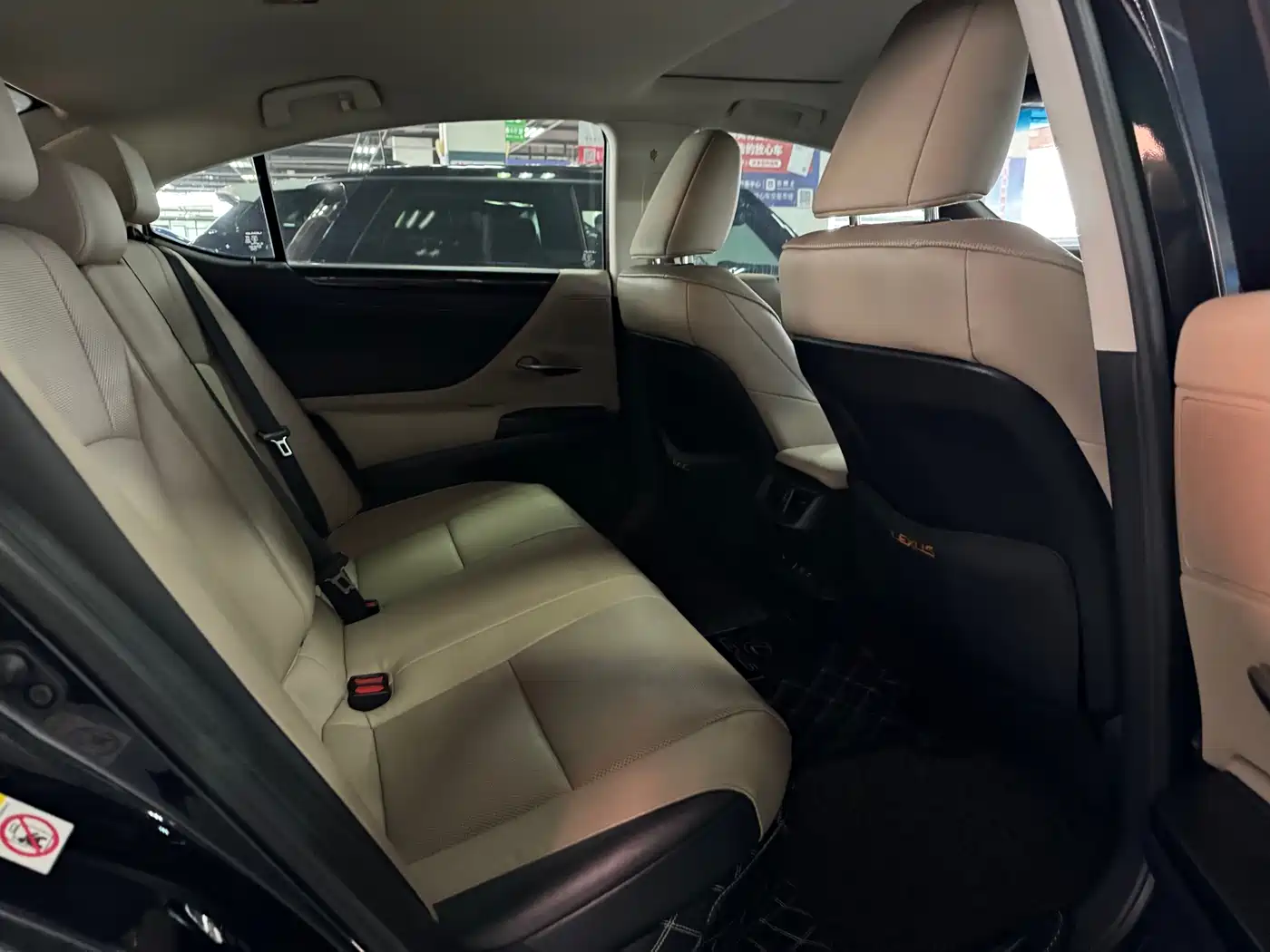 Lexus ES 2018 300h Excellence Edition China V фото 11