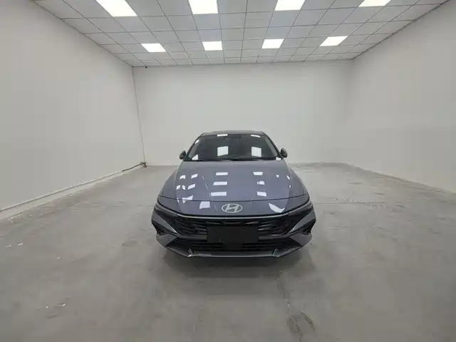 Hyundai Elantra 1.5L CVT LUX, Премиум