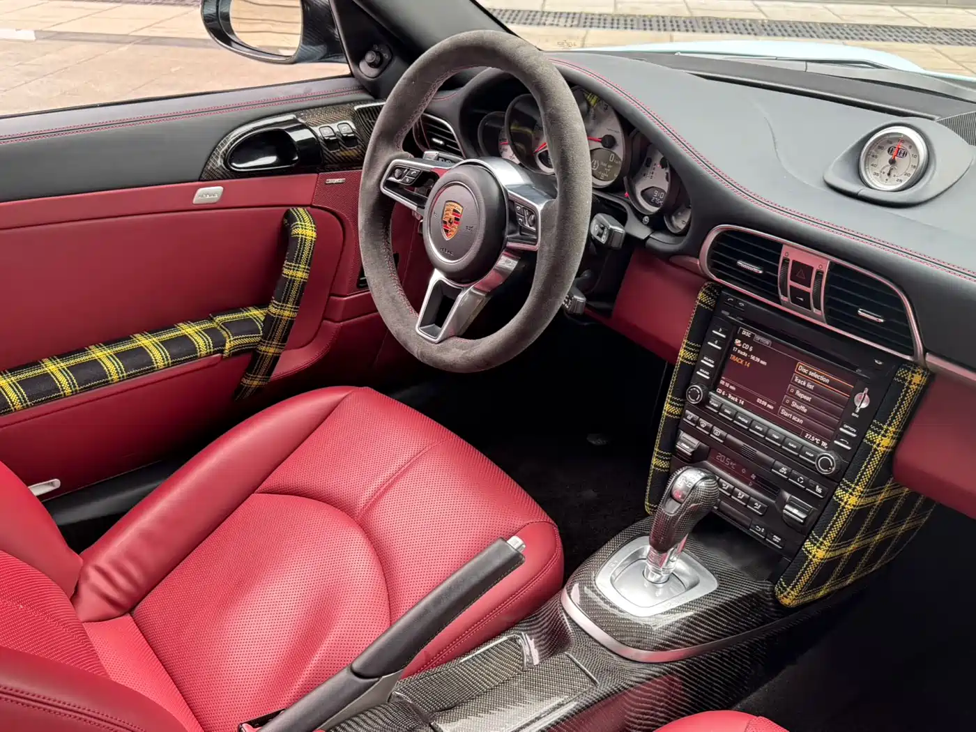 Porsche 911 2010 Carrera S 3.8L фото 20