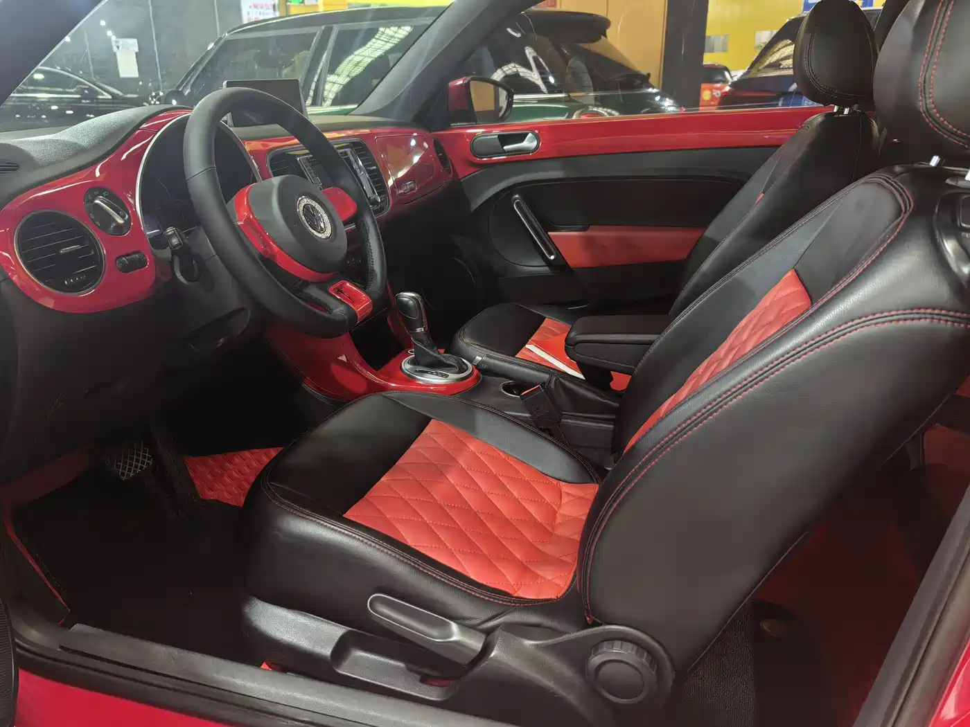 Volkswagen Beetle 2017 180TSI Style фото 2