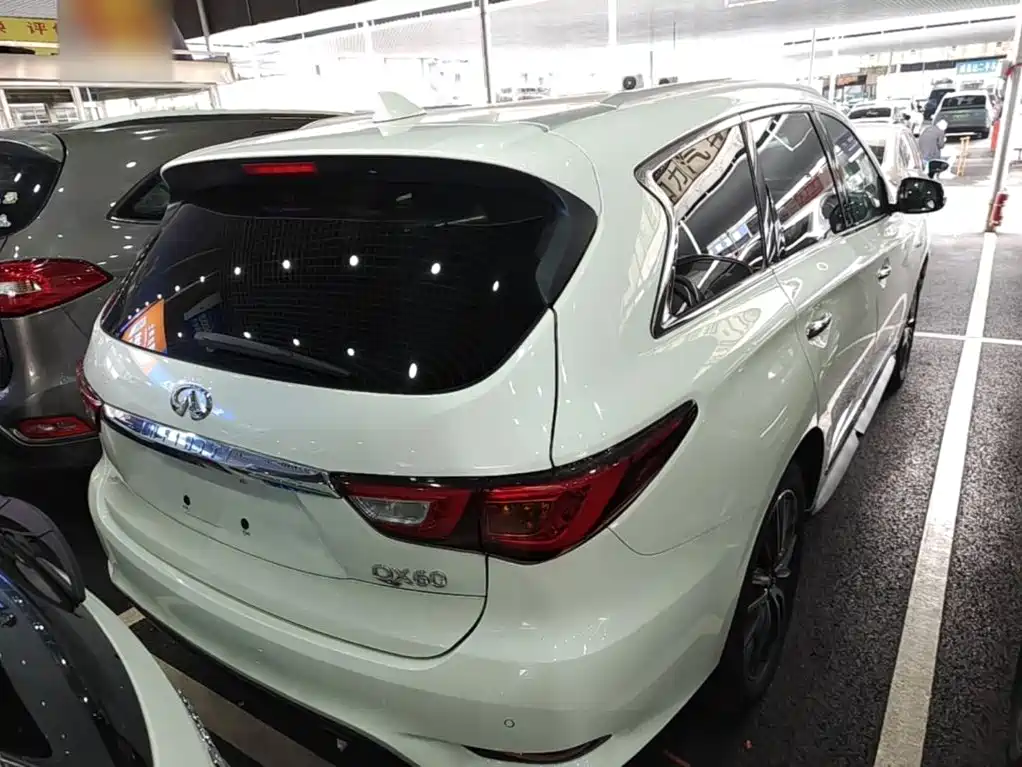 Photo 7 - Infiniti QX60 (Import)
