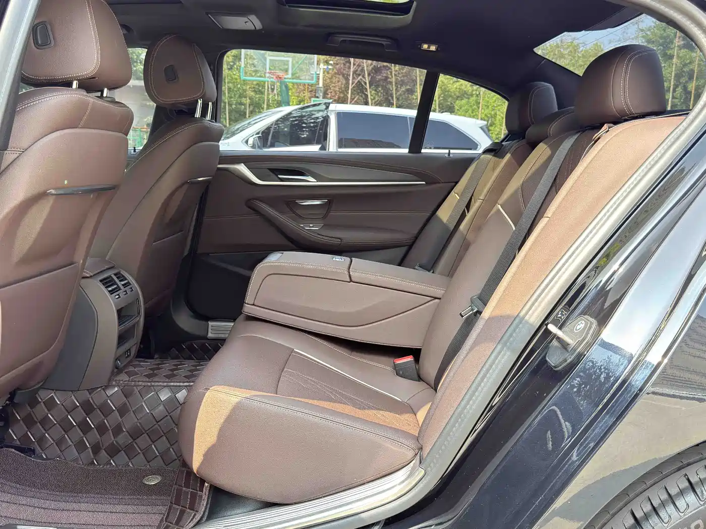BMW 5 Series 2023 Facelift 530Li Leading M Sport Package фото 13