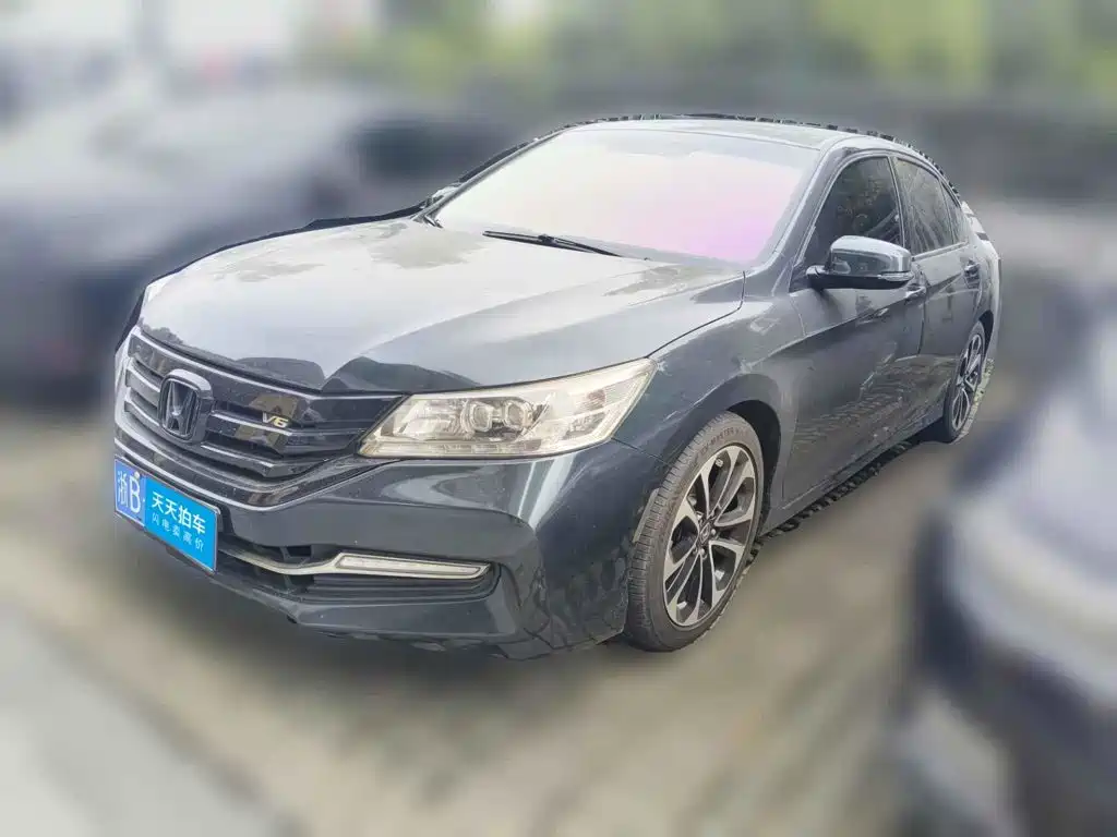 Фото 1 - Honda Accord