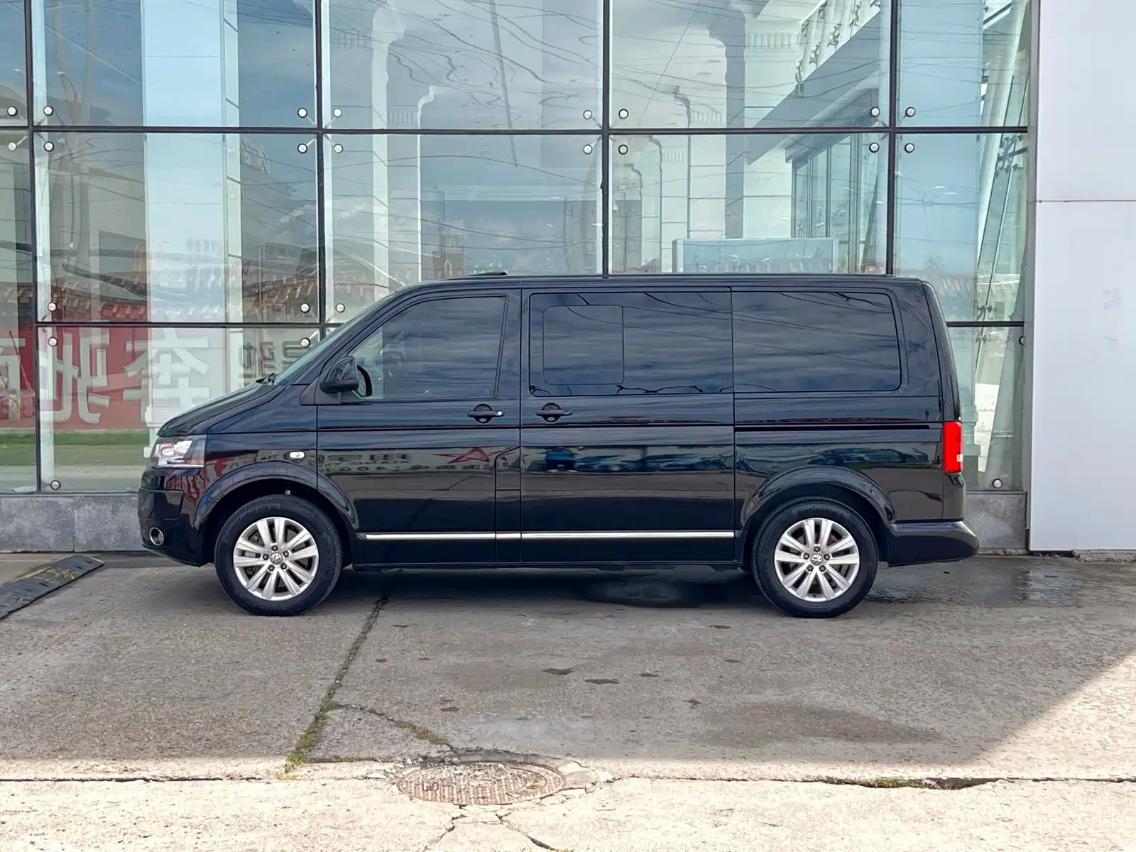 Фото 8 - Volkswagen Multivan