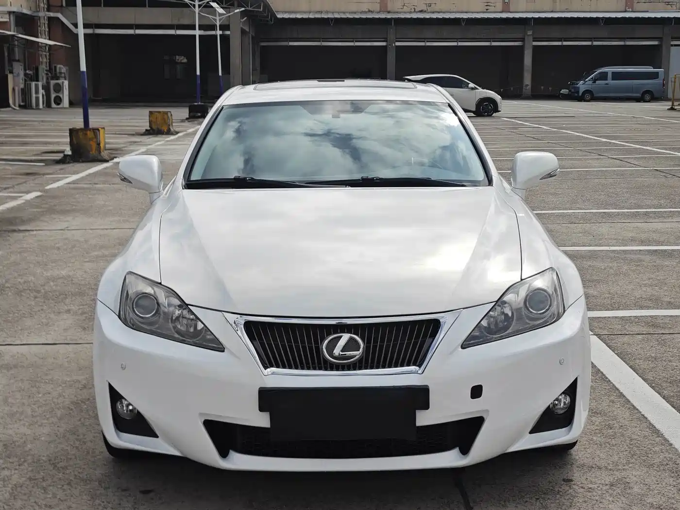 Фото 2 - Lexus IS