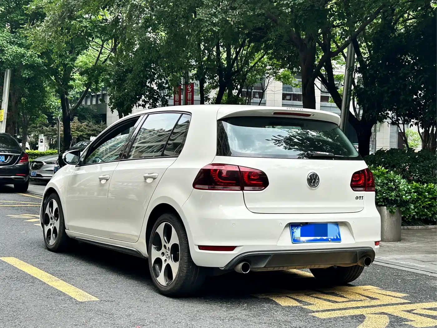 Volkswagen Golf GTI 2012 2.0TSI GTI фото 6