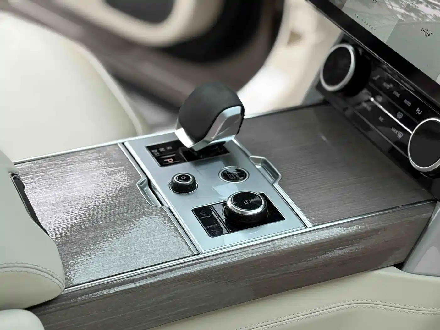 LAND ROVER RANGE ROVER