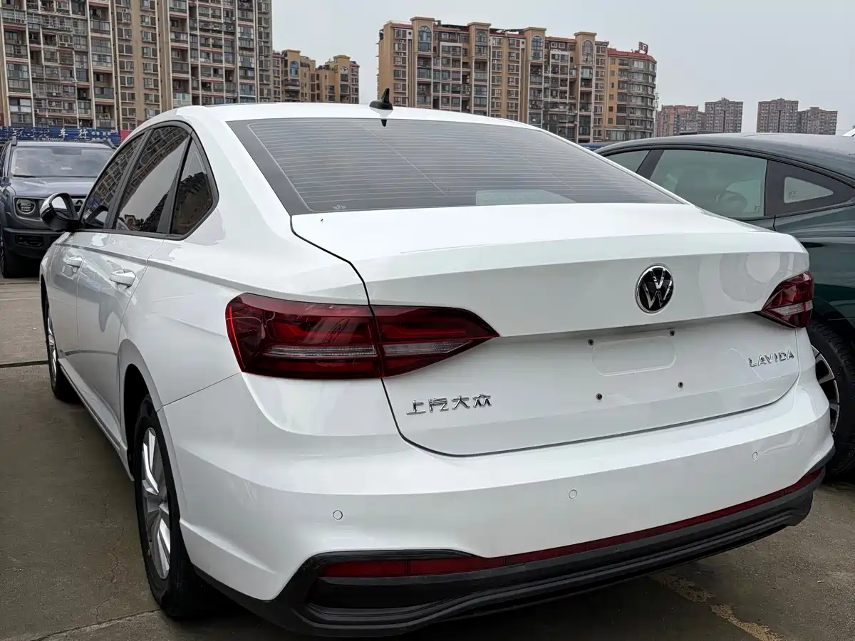 Volkswagen Lavida 2023 1.5L Auto Delight Edition фото 9
