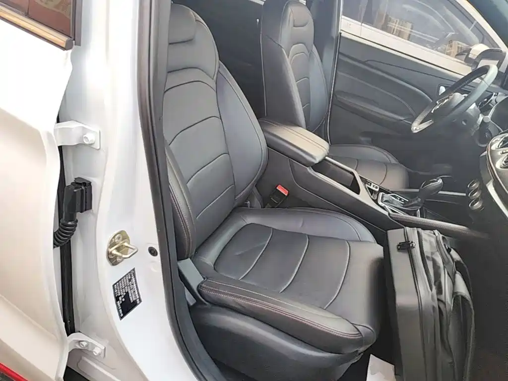 Dongfeng Fengguang Fengon 500 2021 2021 1.5L CVT Premium