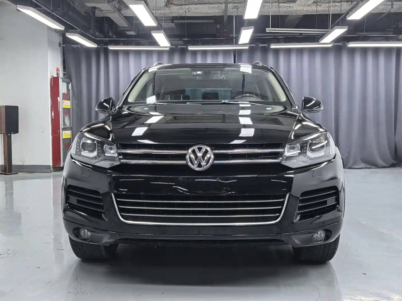 Volkswagen Touareg 2012 2012 R-Line High Spec