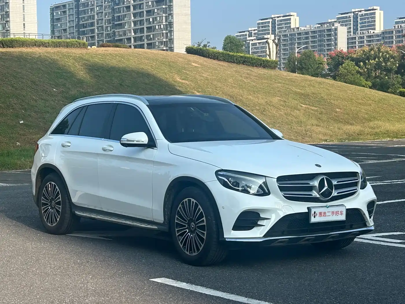 صورة 3 - Mercedes-Benz GLC