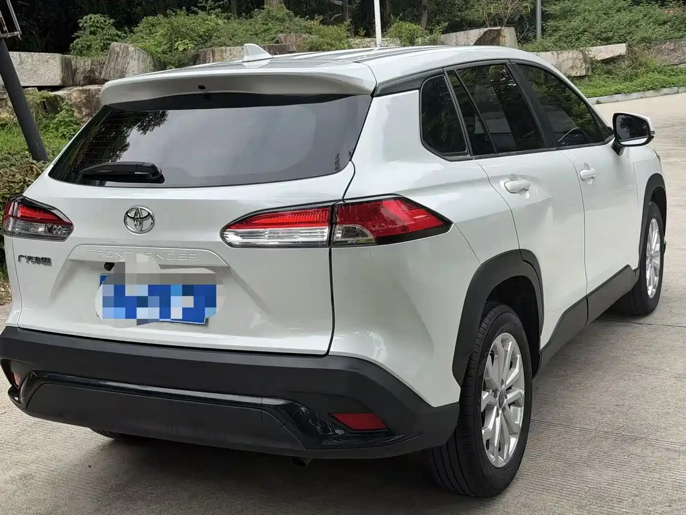 Toyota Frontlander 2023 2.0L CVT Elite Edition фото 7
