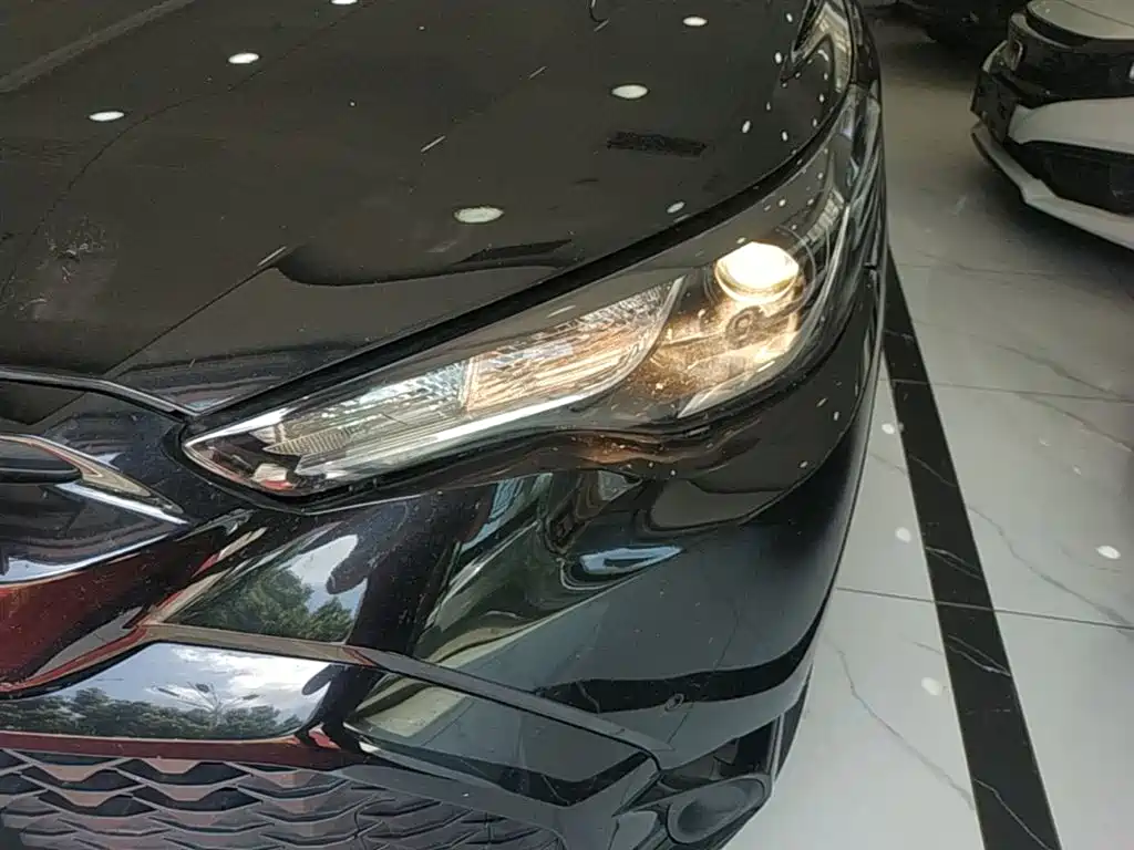 Toyota Frontlander 2023 2.0L CVT Elite Edition фото 24
