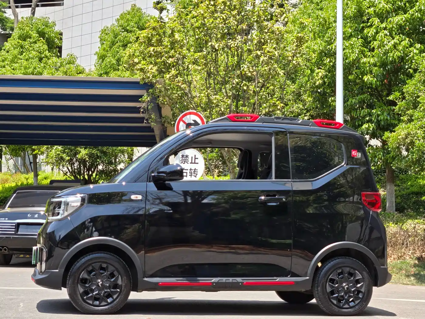 WULING AUTOMOBILE HONGGUANG MINIEV