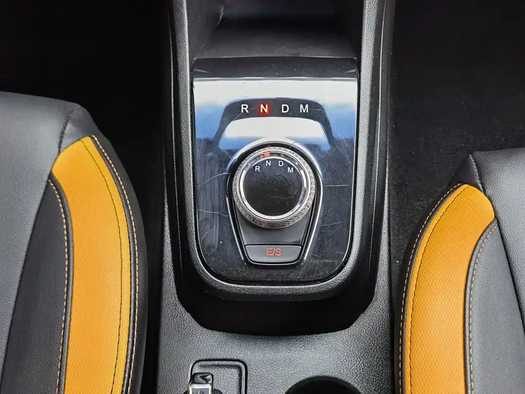 Baojun 310 2017 2017 1.5L Auto Luxury