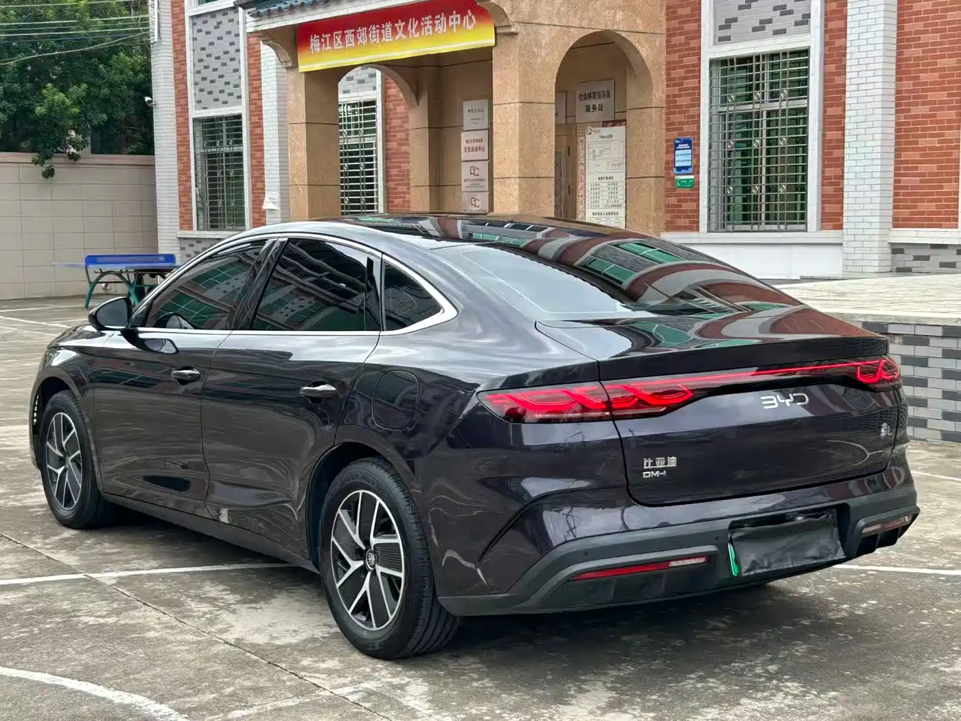 BYD Qin L 2024 DM-i 120KM Superior Edition фото 9