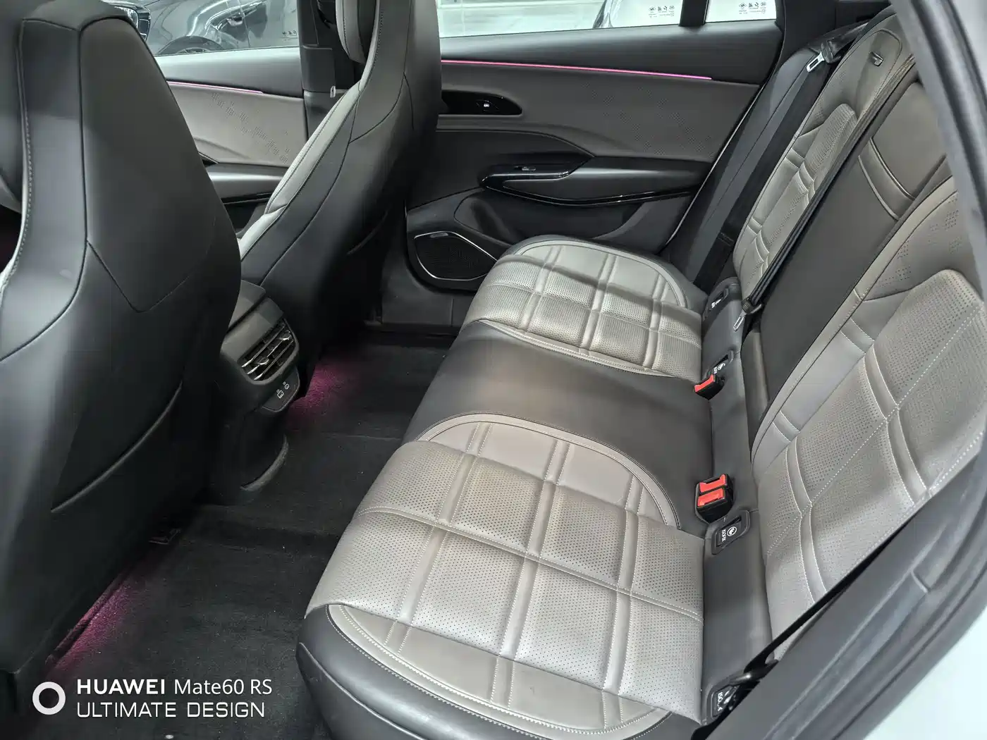 Hongqi EH7 2024 690 Pro фото 10