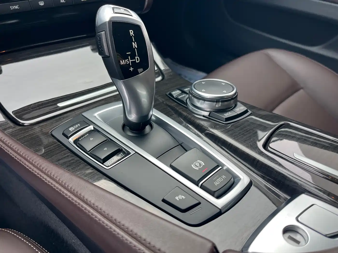 BMW 5 Series 2014 528Li Luxury Design Package фото 11