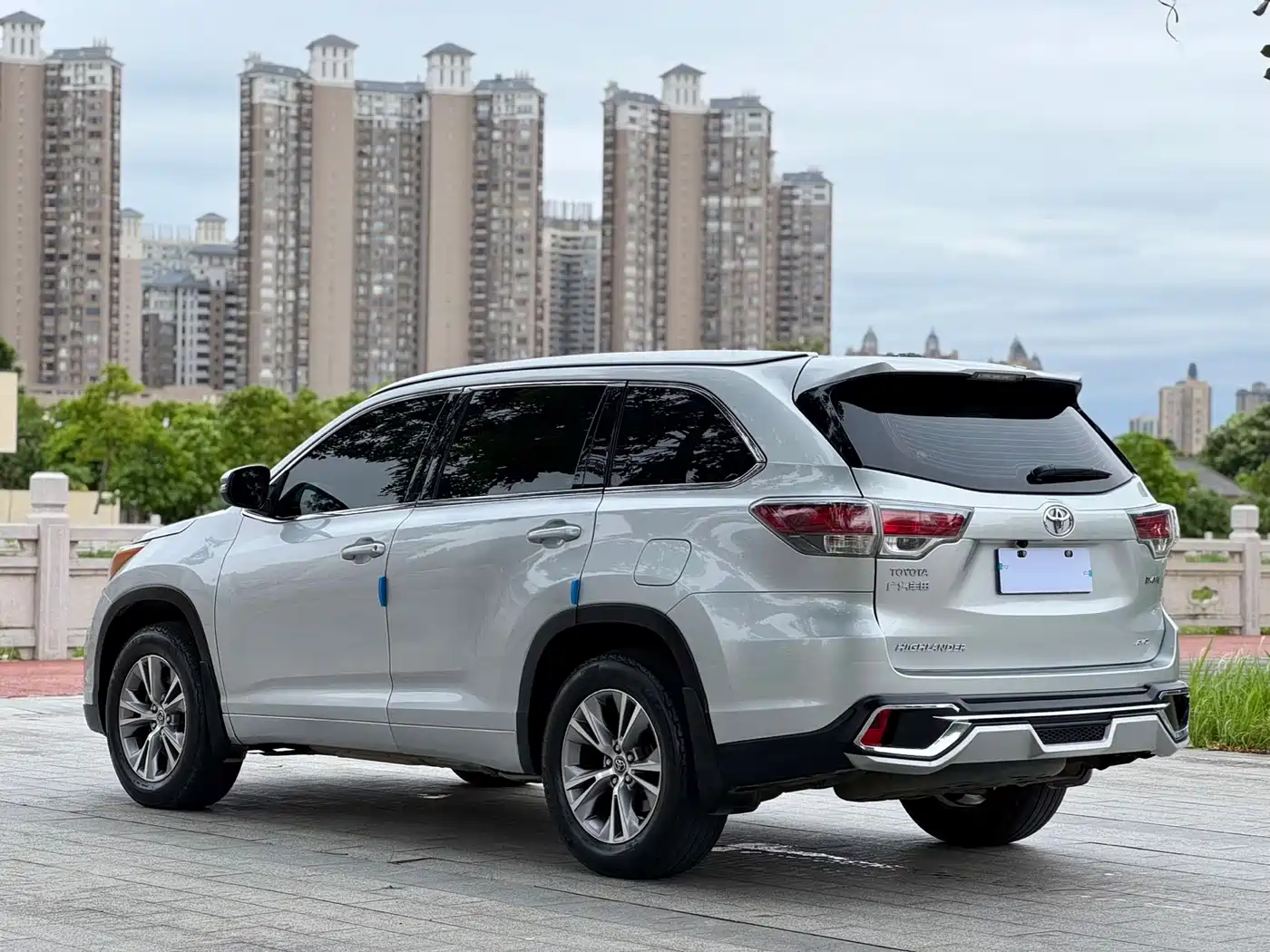 Toyota Highlander 2015 2.0T AWD Elite Edition 7-seater фото 9