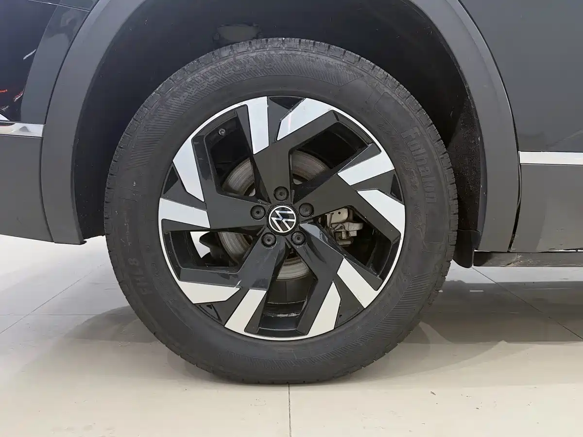 Photo 11 - Volkswagen Teramont