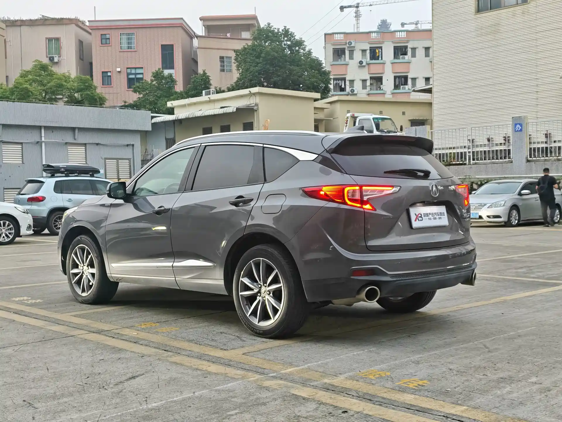 Photo 4 - Acura RDX