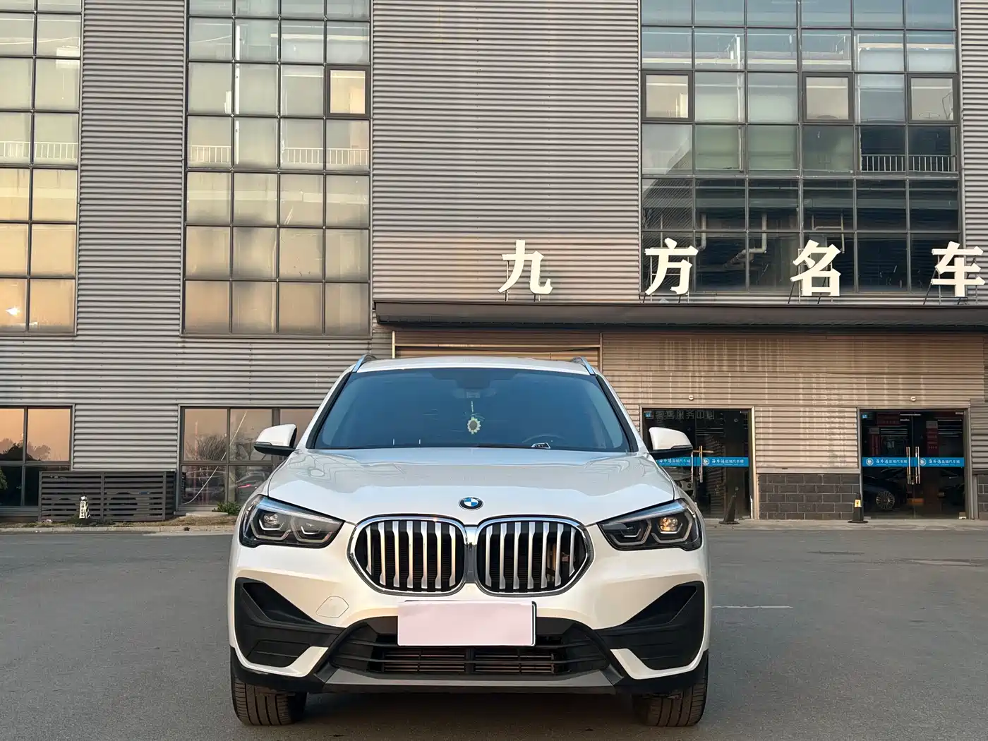 BMW X1 2021 sDrive25Li Leading фото 3