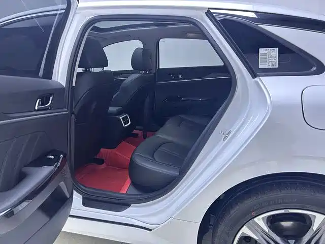 Kia K5 2025 1.5T Premium Edition фото 13