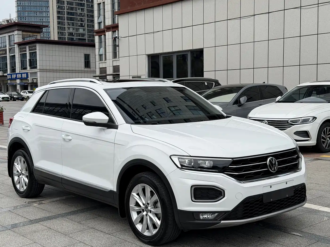 VOLKSWAGEN T-ROC EXPLORING SONGS