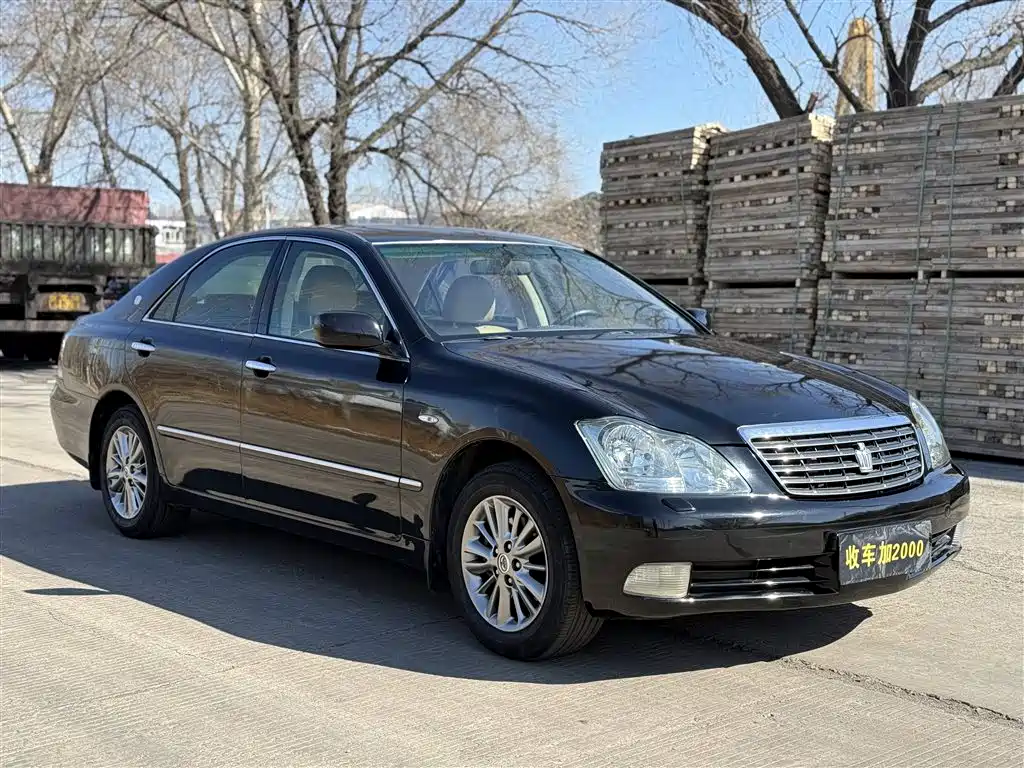 Toyota Crown 2006 2.5L Royal Leather Edition фото 3