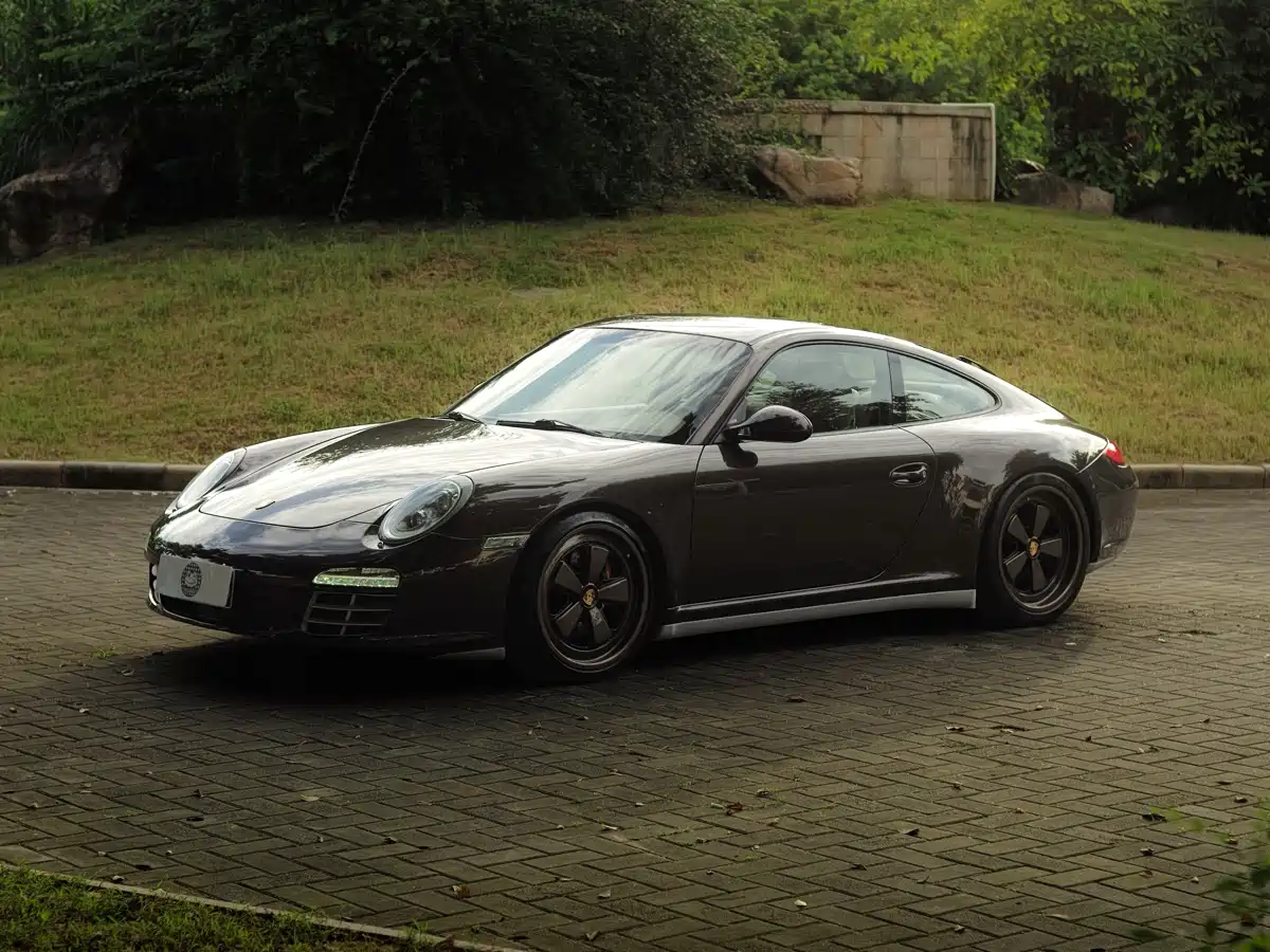 Фото 1 - Porsche 911