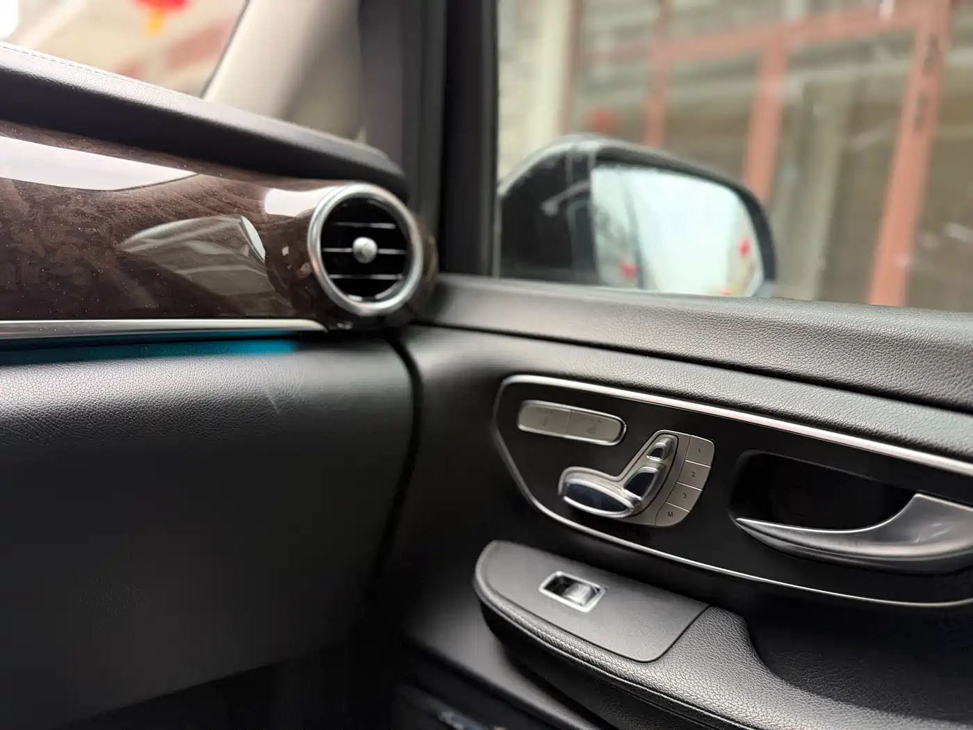 Mercedes-Benz V-Class 2017 Model V 260 Premium Edition фото 15