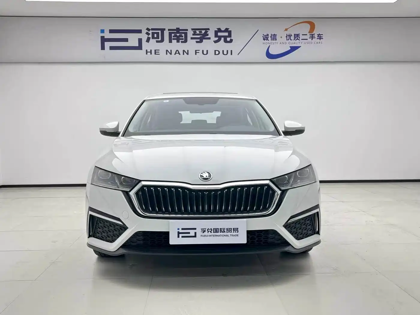 Škoda Octavia 2023 Facelift PRO TSI280 Premium Edition фото 2