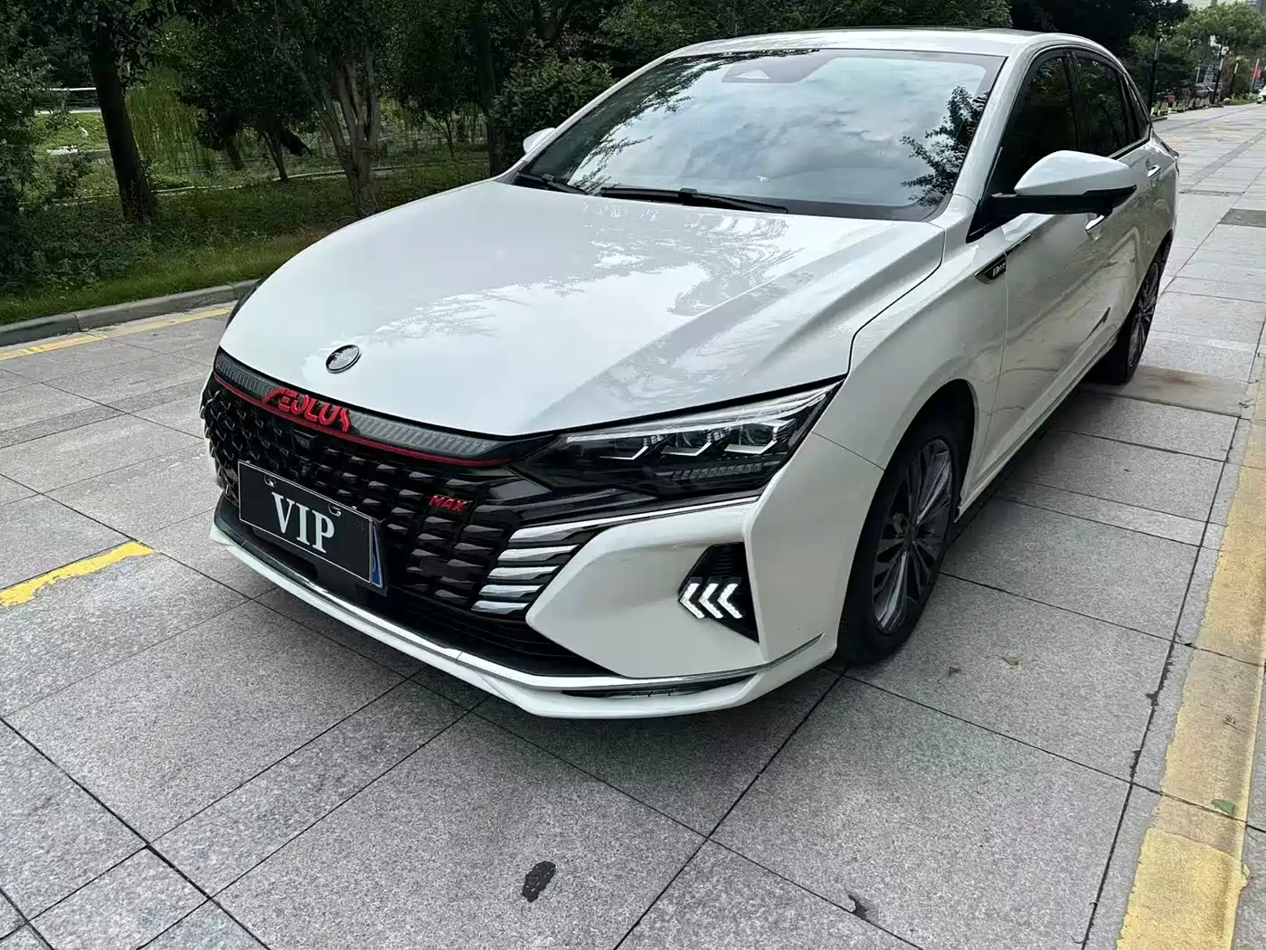 صورة 2 - Dongfeng Aeolus Yixuan MAX