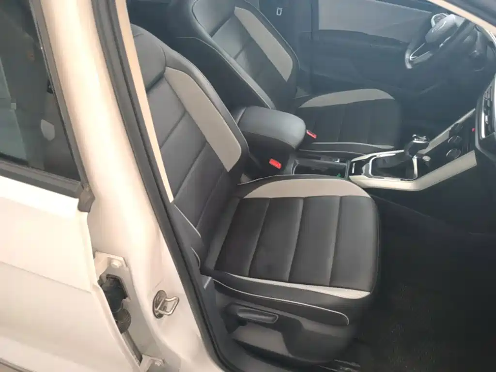 Volkswagen T-Roc, миниатюра 25
