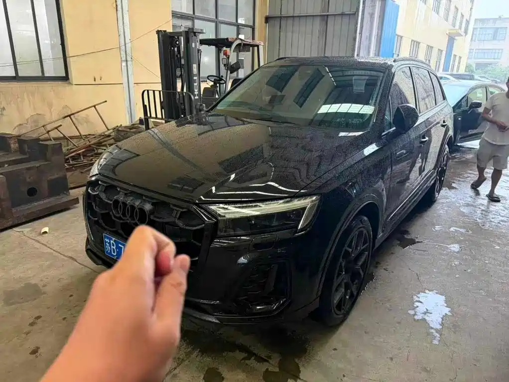 Audi Q7 2025 2025 45 TFSI quattro S line Black Warrior