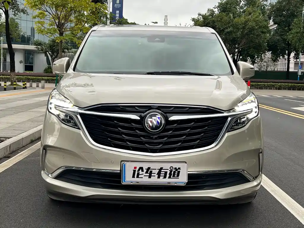 Фото 23 - Buick GL8