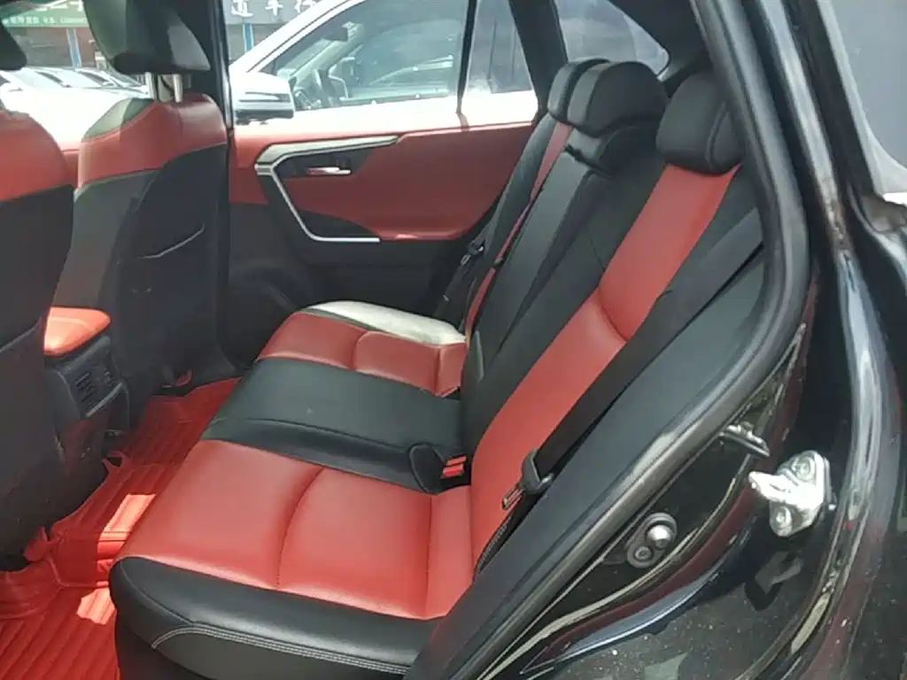 Toyota RAV4 Rongfang 2021 Hybrid 2.5L E-CVT AWD Elite PLUS Edition фото 17