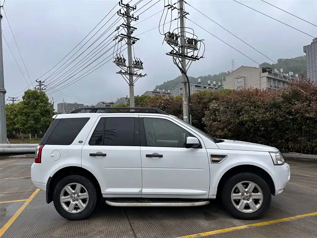 Land Rover Freelander 2 2011 3.2L i6 SE Petrol фото 21