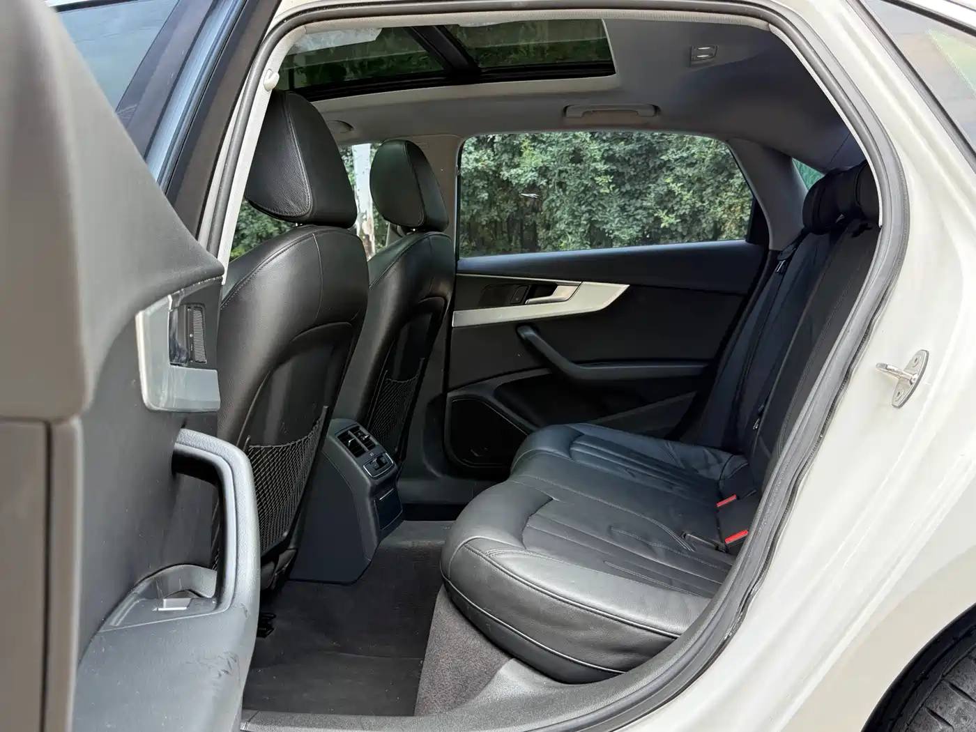 Фото 8 - Audi A4L