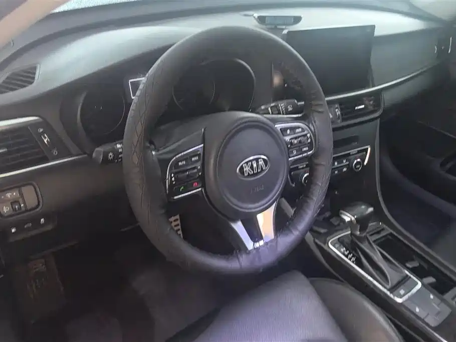 Kia K5 2016 2.0L Automatic LUX фото 12