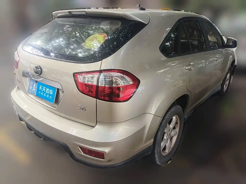 2013 BYD S6