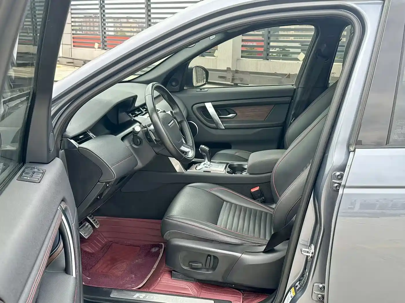 Land Rover Discovery Sport 2020 249PS R-Dynamic Performance фото 4