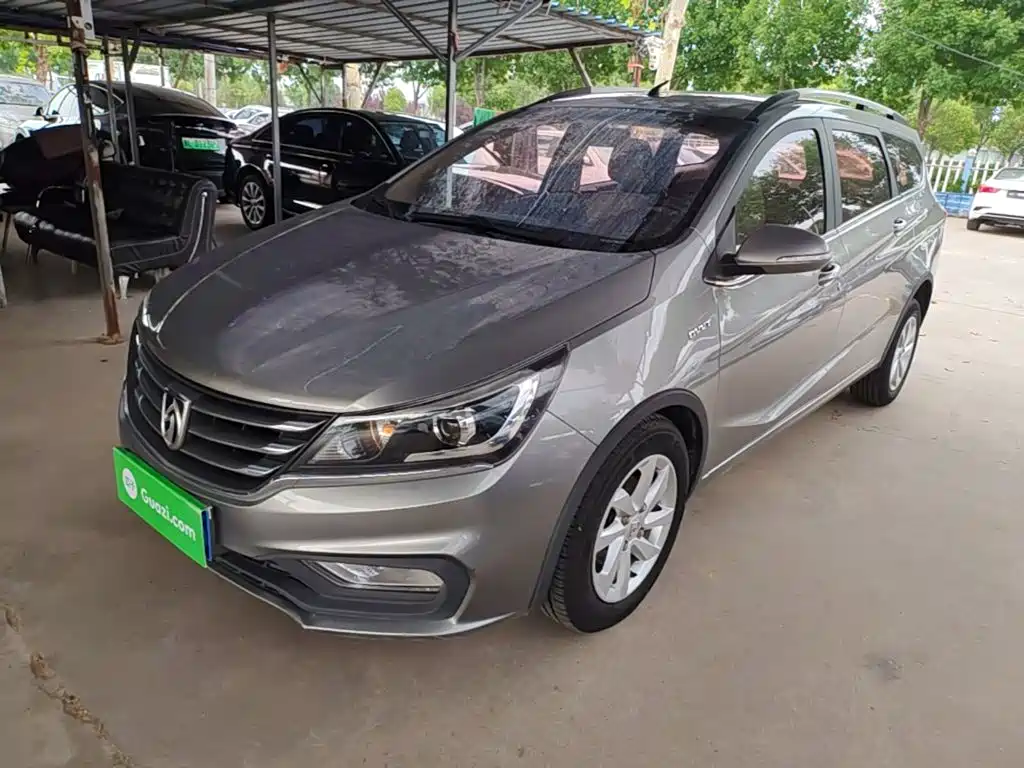 Baojun 310W 2017 2017 1.5L Manual Fashion Edition (China V)