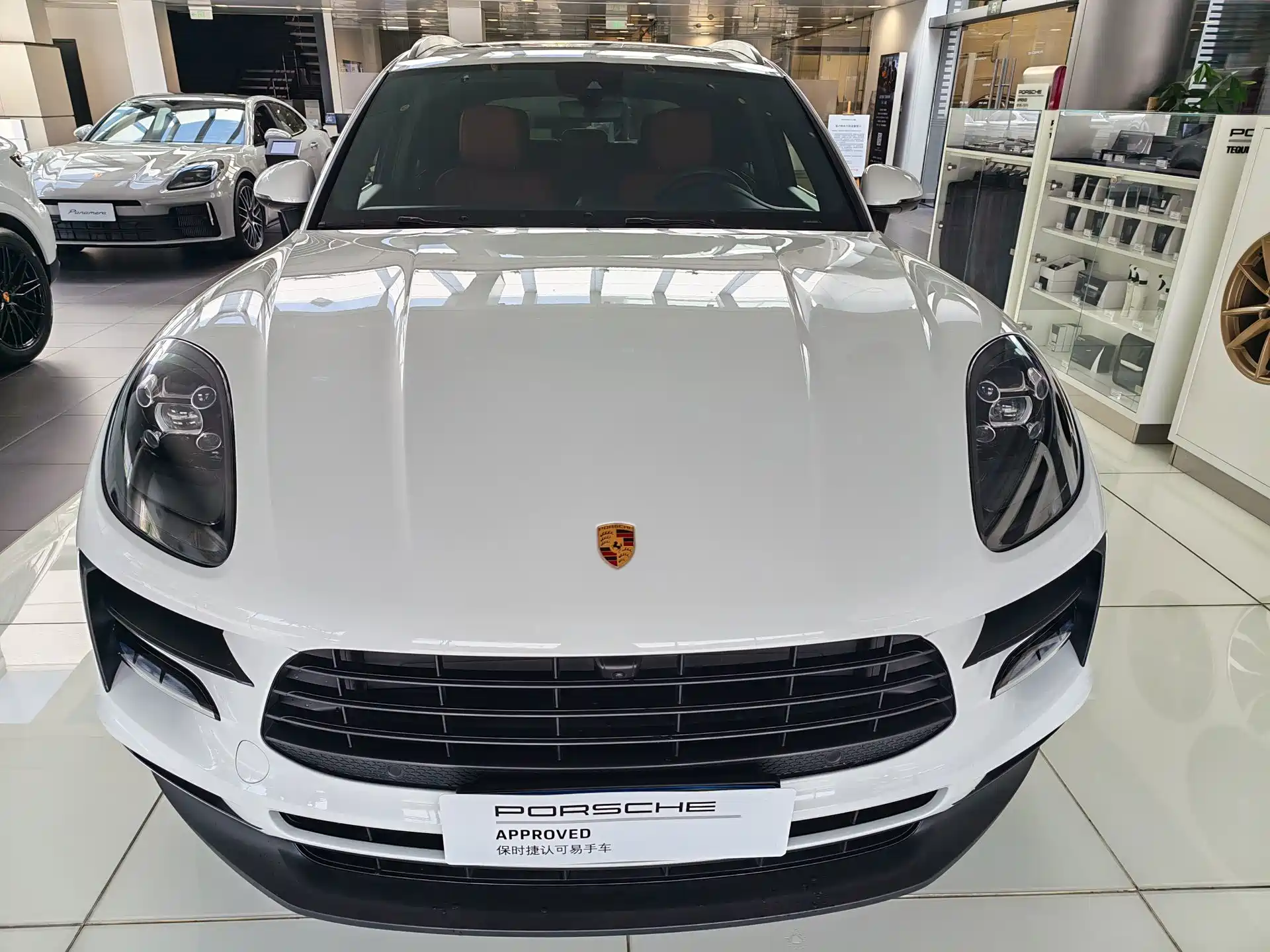 Фото 1 - Porsche Macan