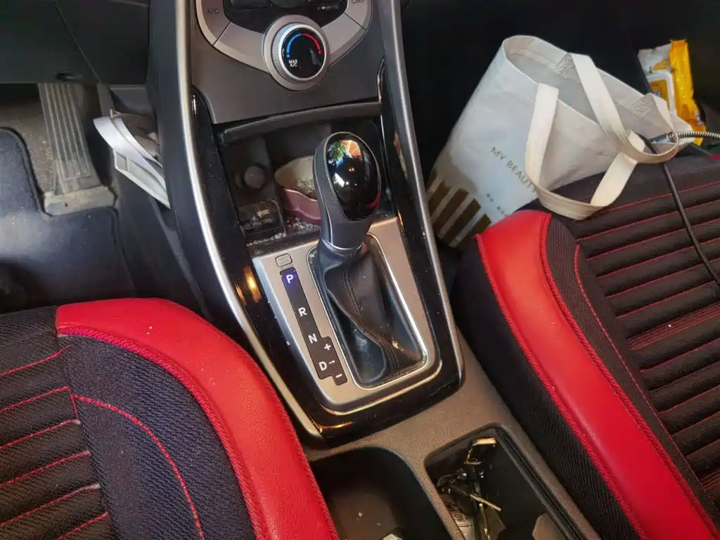 Hyundai Langdong 2016 1.6L Automatic Premium Edition фото 7